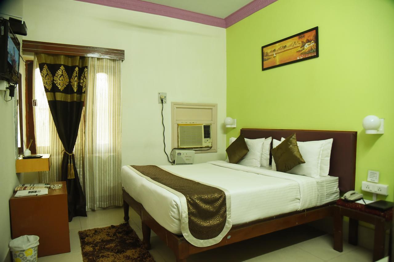Hotel Rnb Select Vijay Delux Sultānpur Zewnętrze zdjęcie