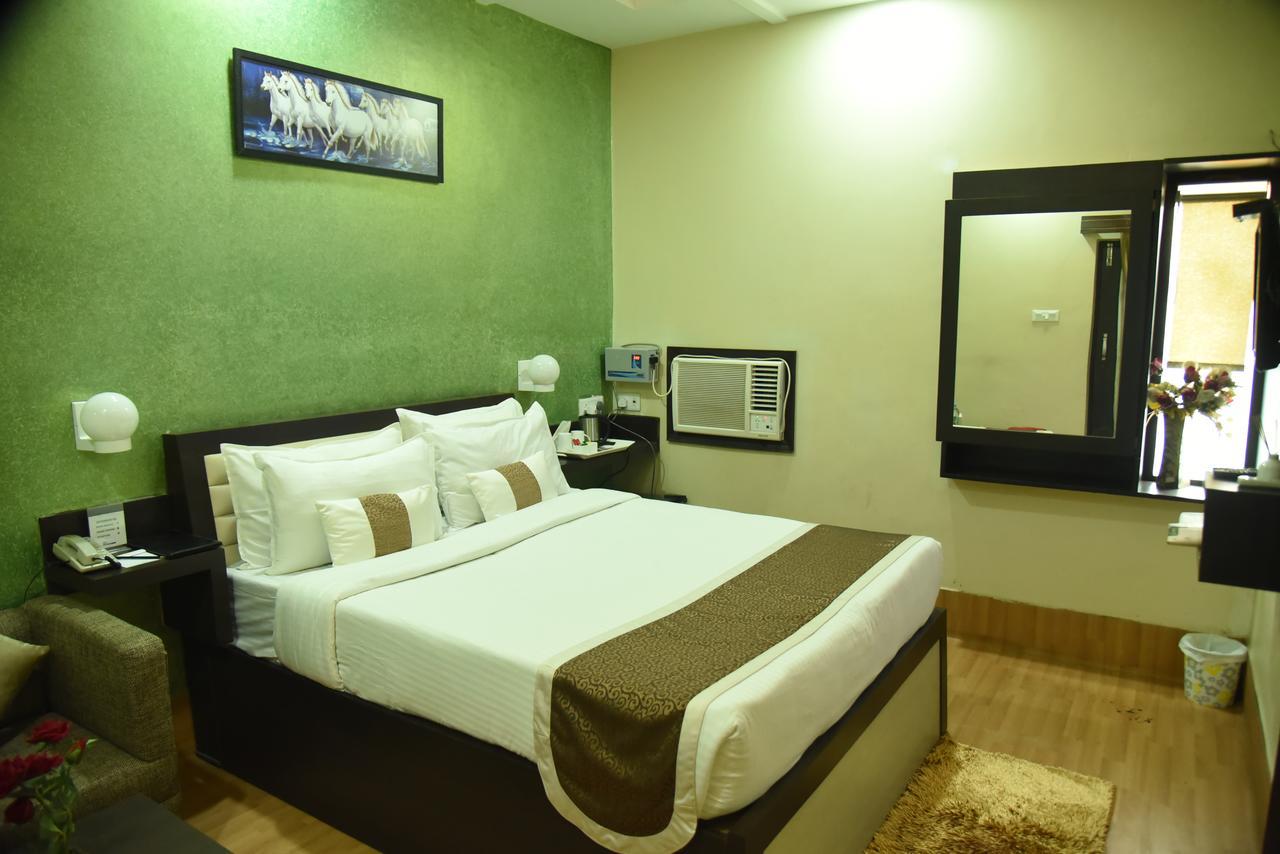 Hotel Rnb Select Vijay Delux Sultānpur Zewnętrze zdjęcie