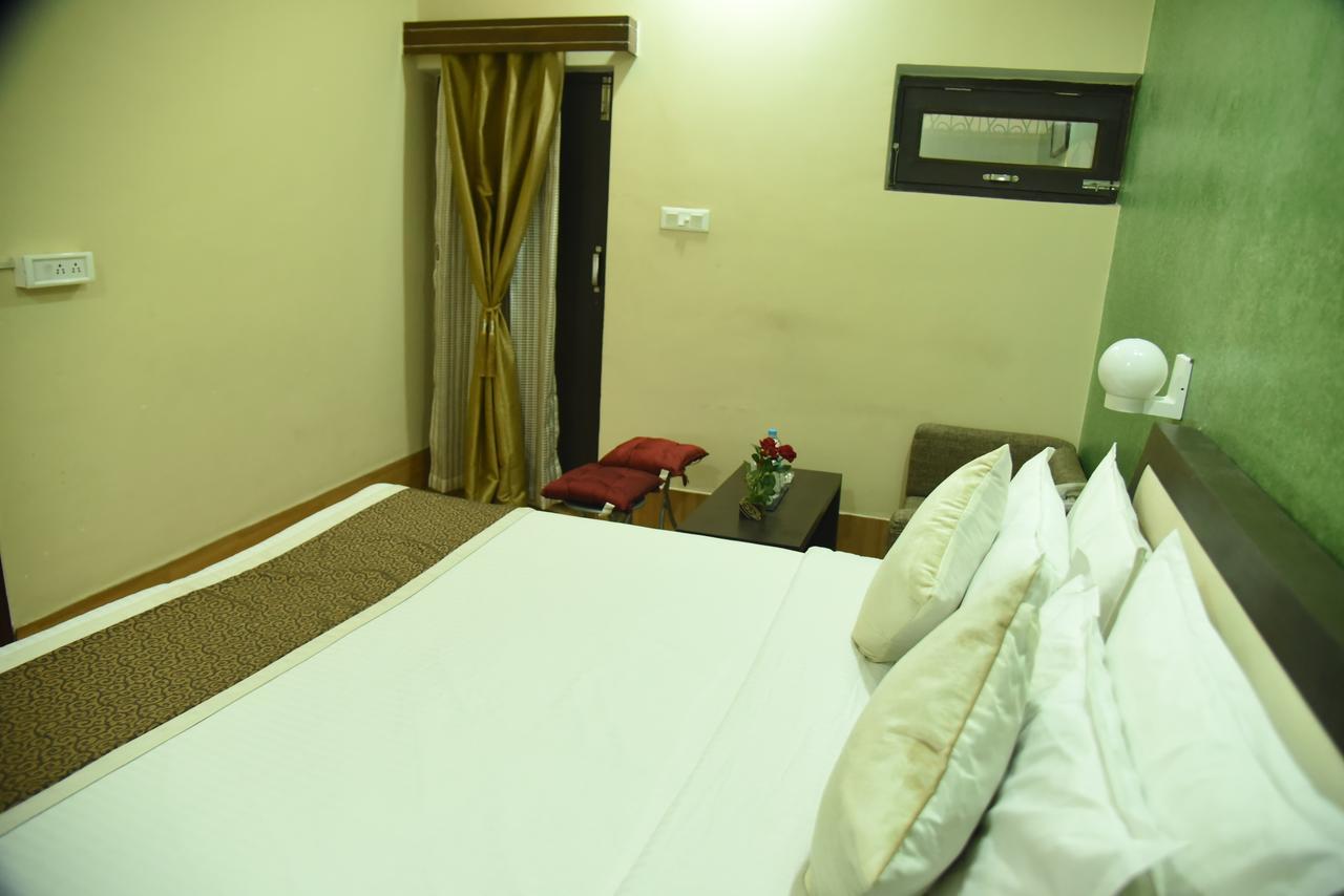 Hotel Rnb Select Vijay Delux Sultānpur Zewnętrze zdjęcie